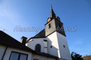 Adendorf (13) – Kirchturm gen Himmel - ImageShop Online