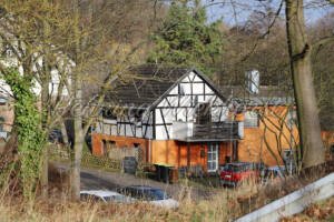 Altes Fachwerk-Wohn-Haus - ImageShop Online