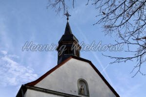 Arzdorf (5) – Die Antonius-Kapelle vor blauem Himmel - ImageShop Online