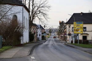 Arzdorf (7) – Die L 123 Richtung Adendorf - ImageShop Online