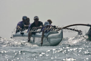 Ausleger-Kanu auf offener See - ImageShop