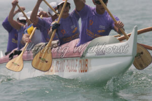 Ausleger-Kanu bei Seegang - ImageShop