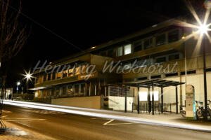 Berkum (29) – Das Rathaus Wachtberg bei Nacht - ImageShop Online