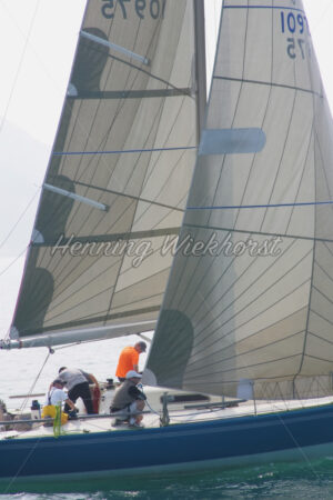 Boot unter vollen Segeln - ImageShop