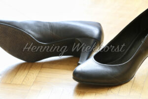 Damenschuhe auf dem Boden - ImageShop