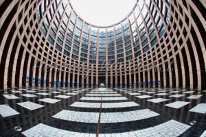 Das Louise Weiss Foyer im Eu-Parlament - ImageShop