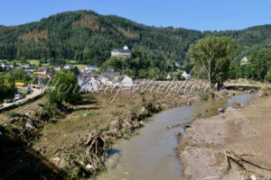 Die Ahr unterhalb von Kreuzberg (3 Tage n. d. Flut) - ImageShop
