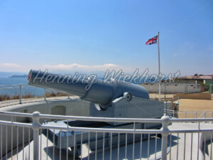 Die Kanone von Gibraltar unter britischer Flagge - ImageShop