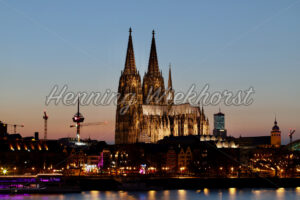 Dom am Abend - ImageShop