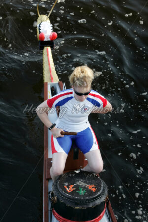 Drachenboot-Trommlerin - ImageShop