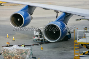 Ein Flügel mit Turbinen - ImageShop