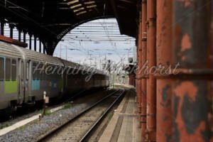 Ein Zug im Bahnhof - ImageShop