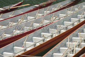 Einblick in leere Drachenboote - ImageShop