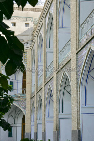 Entlang der Fassade des Abasi Hotels - ImageShop