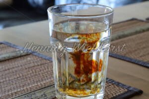 Farbmischung im Wasserglas - ImageShop Online