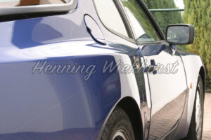 Flanke eines klassischen Sportwagens - ImageShop