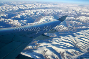 Fliegen über einem Gebirge - ImageShop