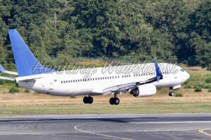 Flieger kurz vor Bodenkontakt - ImageShop Online