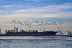 Frachtschiff im Hafen - ImageShop