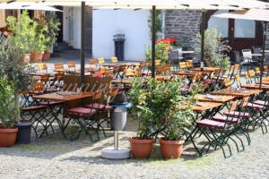 Freiluft-Restaurant - ImageShop Online