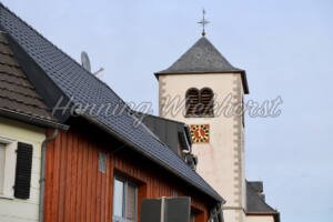 Fritzdorf (16) – Der hohe Kirchturm - ImageShop Online
