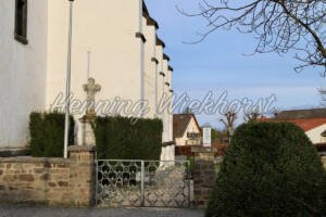 Fritzdorf (5) – Friedhof neben der St. Georg Kirche - ImageShop Online