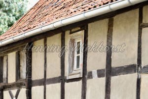 Gimmersdorf (14) – Alte Fenster eines Fachwerkhauses - ImageShop Online