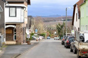 Gimmersdorf (19) – Den Kommunalweg hinab schauend - ImageShop Online