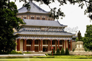 Guangzhou: Altes Stadt-Theater mit Pagoden - ImageShop