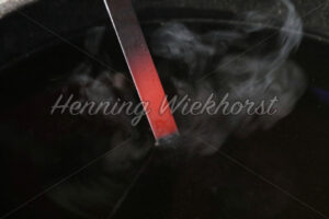 Heißer Stahl im Wasser - ImageShop