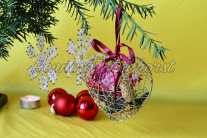 Herz, Sterne, Kugeln und Kerzen unterm Baum - ImageShop