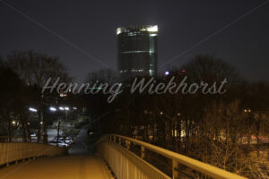 Hochhaus in Bonn im Dunkeln - ImageShop