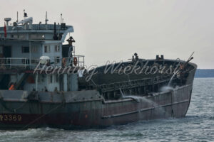 Kleiner Frachter in Hong Kong - ImageShop