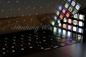 Laptop und Smartphone - ImageShop