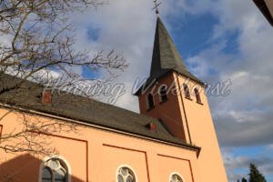 Leuchtende Kirche und Himmel - ImageShop Online