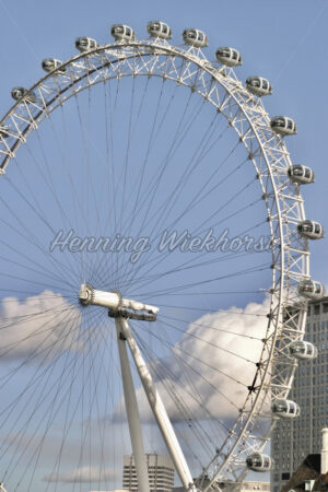 London (39) – Blauer Himmel mit Riesenrad - ImageShop