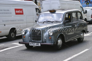 London-Taxi im Verkehr - ImageShop