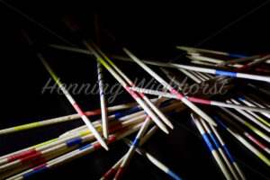 Mikado auf schwarzem Untergrund - ImageShop