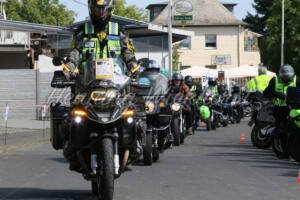Motorrad-Korso vor Biker-Treff (1) - ImageShop Online