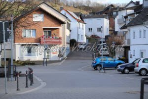Niederbachem (13) – Blick auf den Dorfplatz - ImageShop Online
