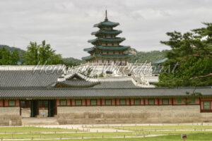 Pagoden-Turm im Palast-Garten - ImageShop