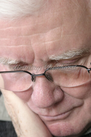 Portrait eines lesenden Mannes - ImageShop