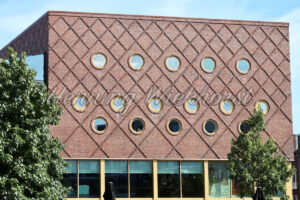 Runde Fenster im modernen Gebäude - ImageShop