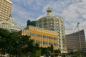 Rundes Casino-Gebäude in der Stadt - ImageShop