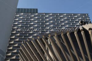 Spiel futuristischer Fassaden in Hong Kong - ImageShop Online