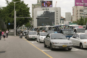 Stadt-Strassen-Verkehr in Seoul - ImageShop