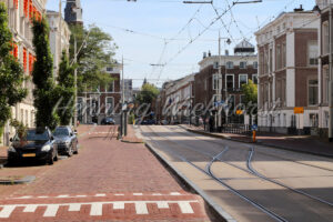 Stadtstrasse ohne Verkehr - ImageShop