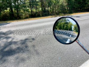 Strasse im Spiegel - ImageShop