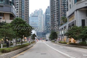 Strasse in Tseung Kwan O in Hong Kong - ImageShop Online