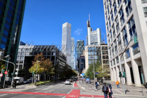 Strasse in das Frankfurter Banken-Viertel - ImageShop